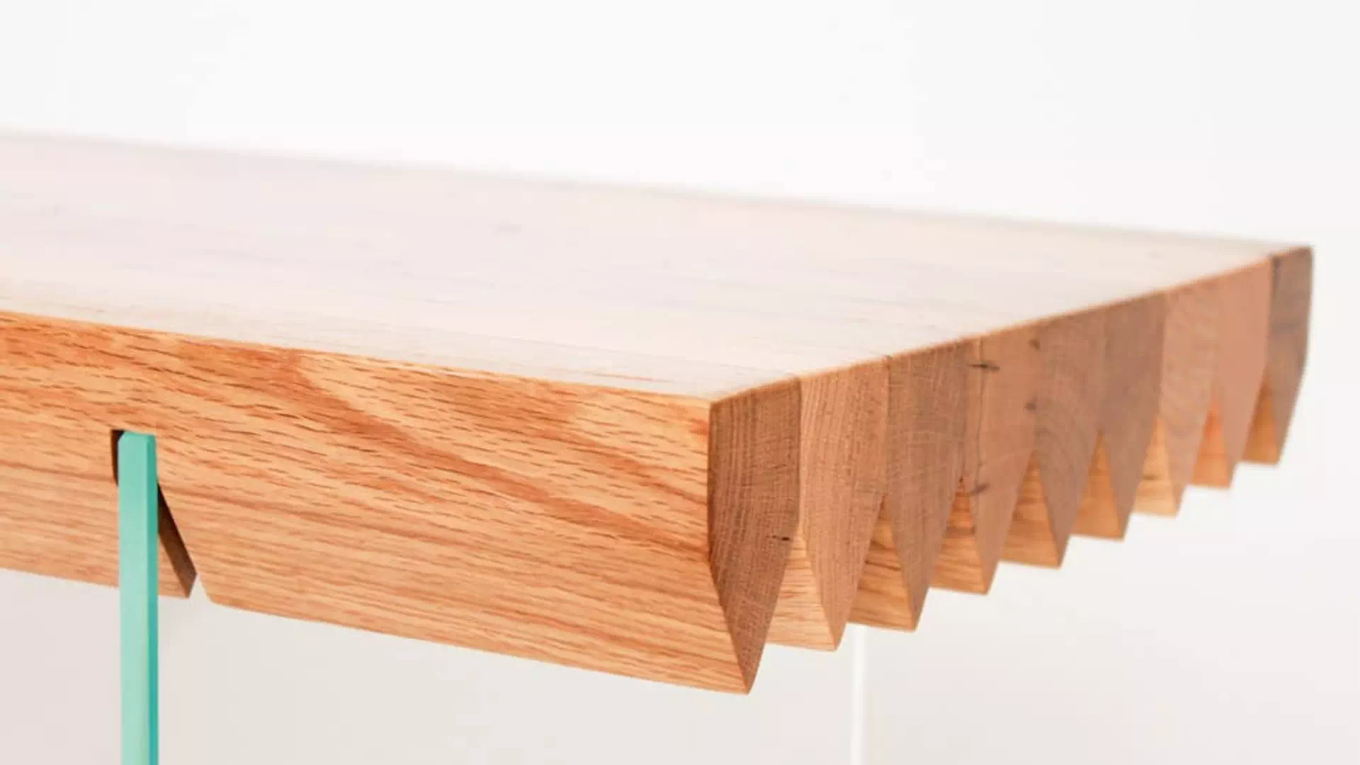 Sawtooth bench